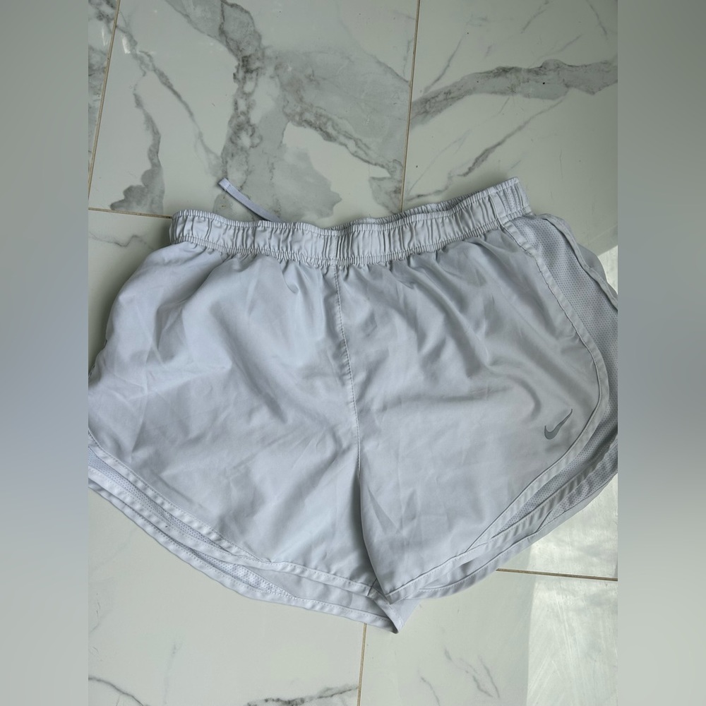 ✨WOMENS LARGE NIKE ATHLETIC SHORTS